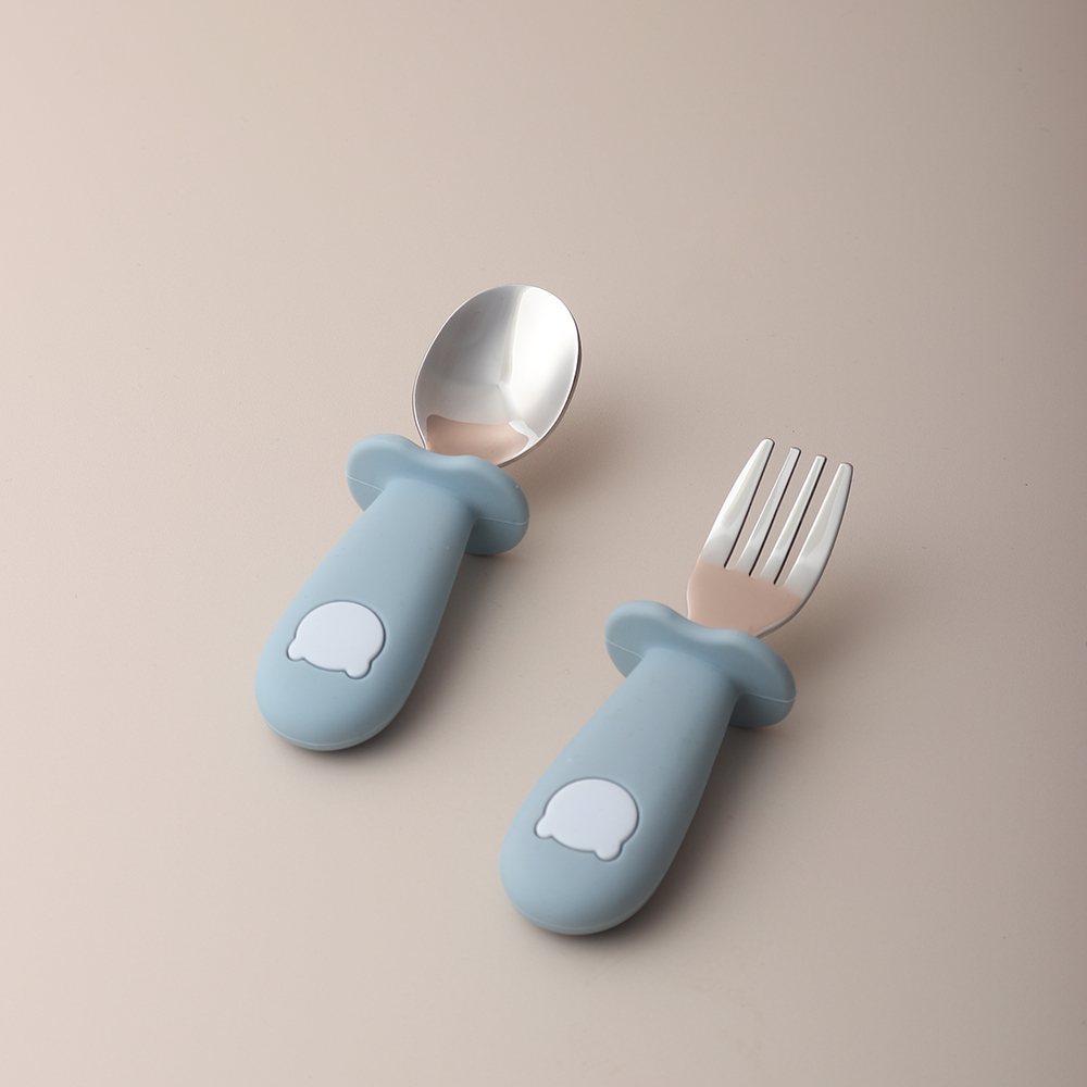 Baby Kitchen Food - ベビーパンダ型シリコンスプーンとフォーク ステンレス製ベビー用食器スプーン