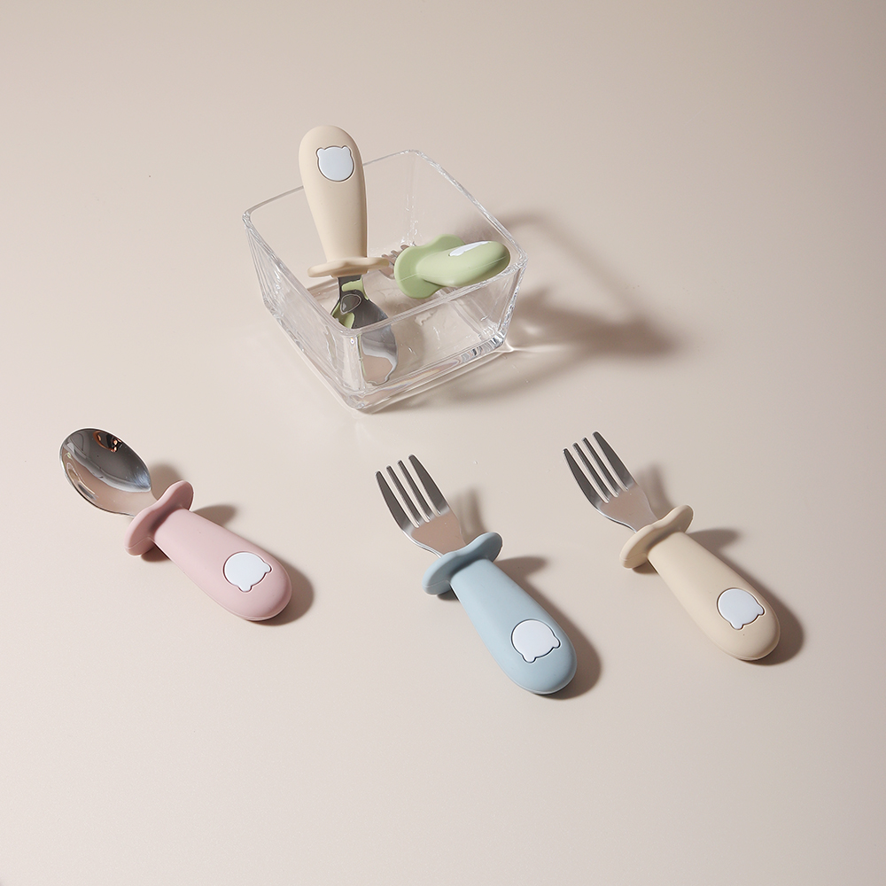 ベビーパンダ型シリコンスプーンとフォーク ステンレス製ベビー - Baby Food Feeder のレビューと価格